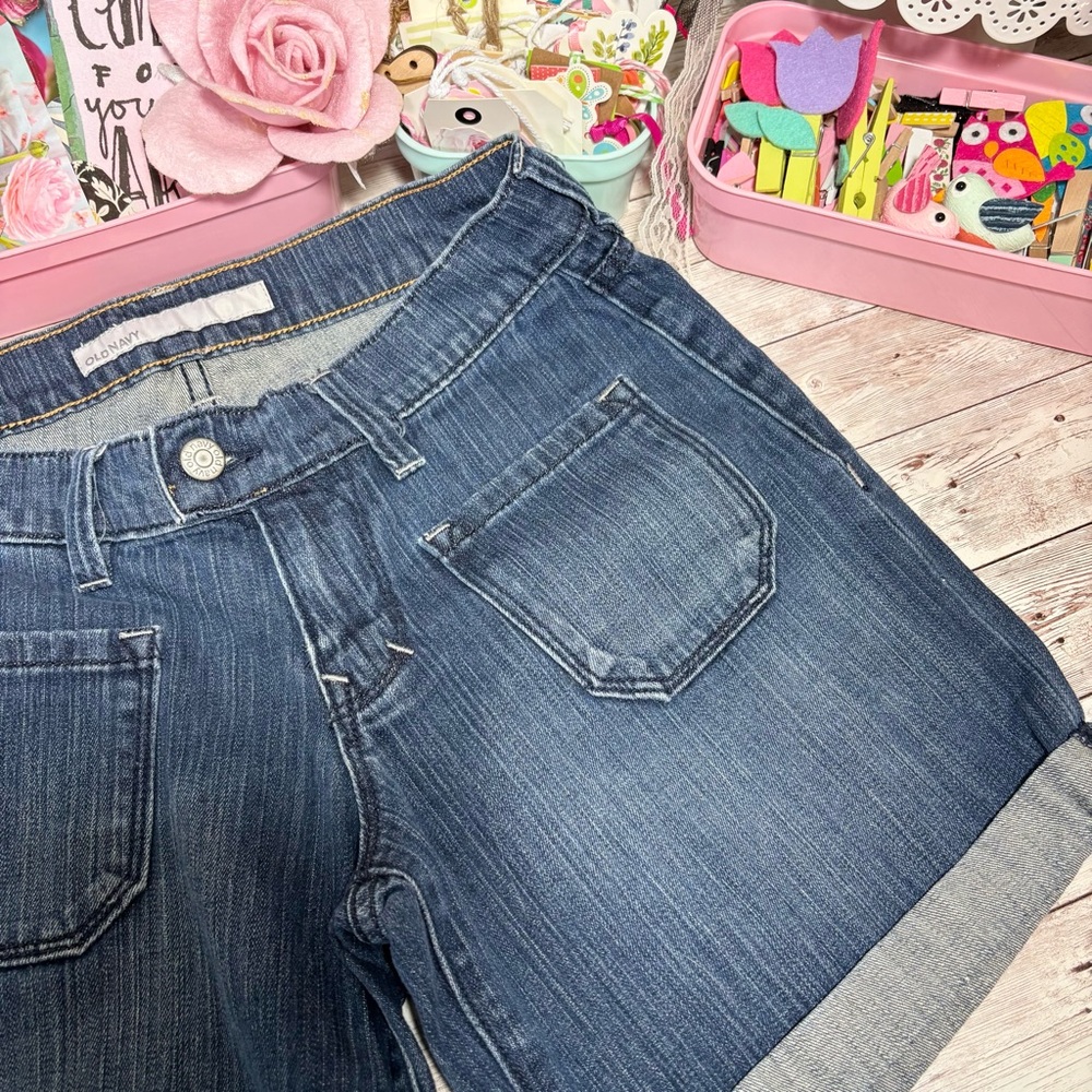 Old Navy Low Rise Denim Jean Shorts Women’s Regular Size 4 Front Pockets Spring - Picture 2 of 7